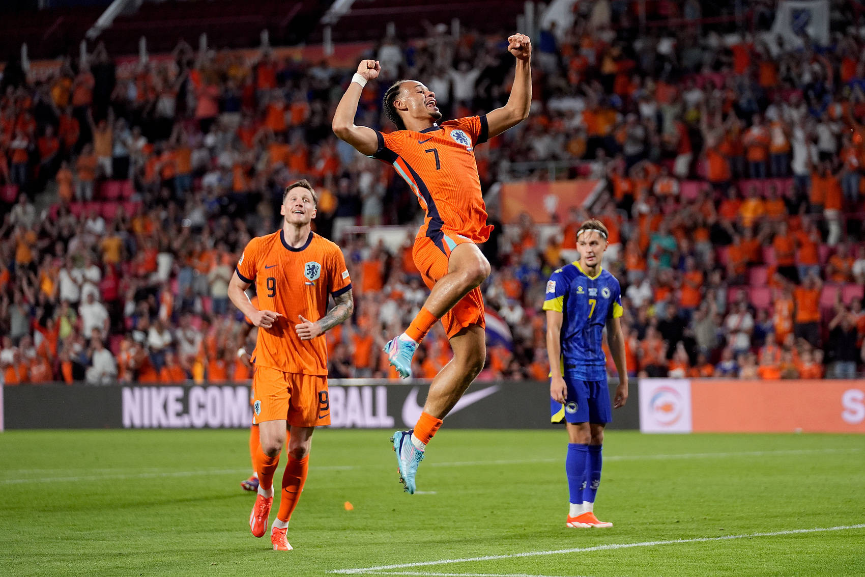 米乐m6官网入口登录-欧国联比赛新政策出台，球迷热议