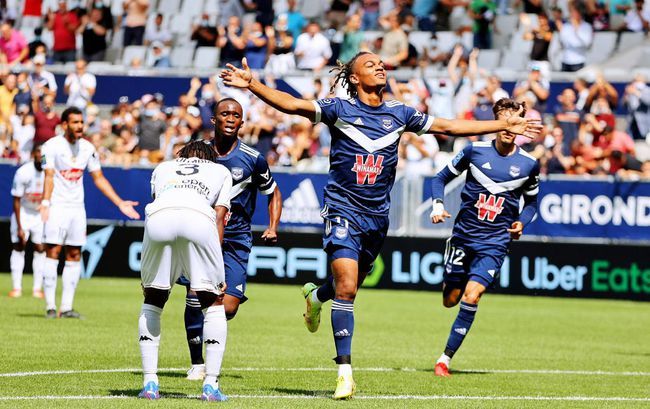 米乐m6官网-波尔多与南特争夺胜利的竞争