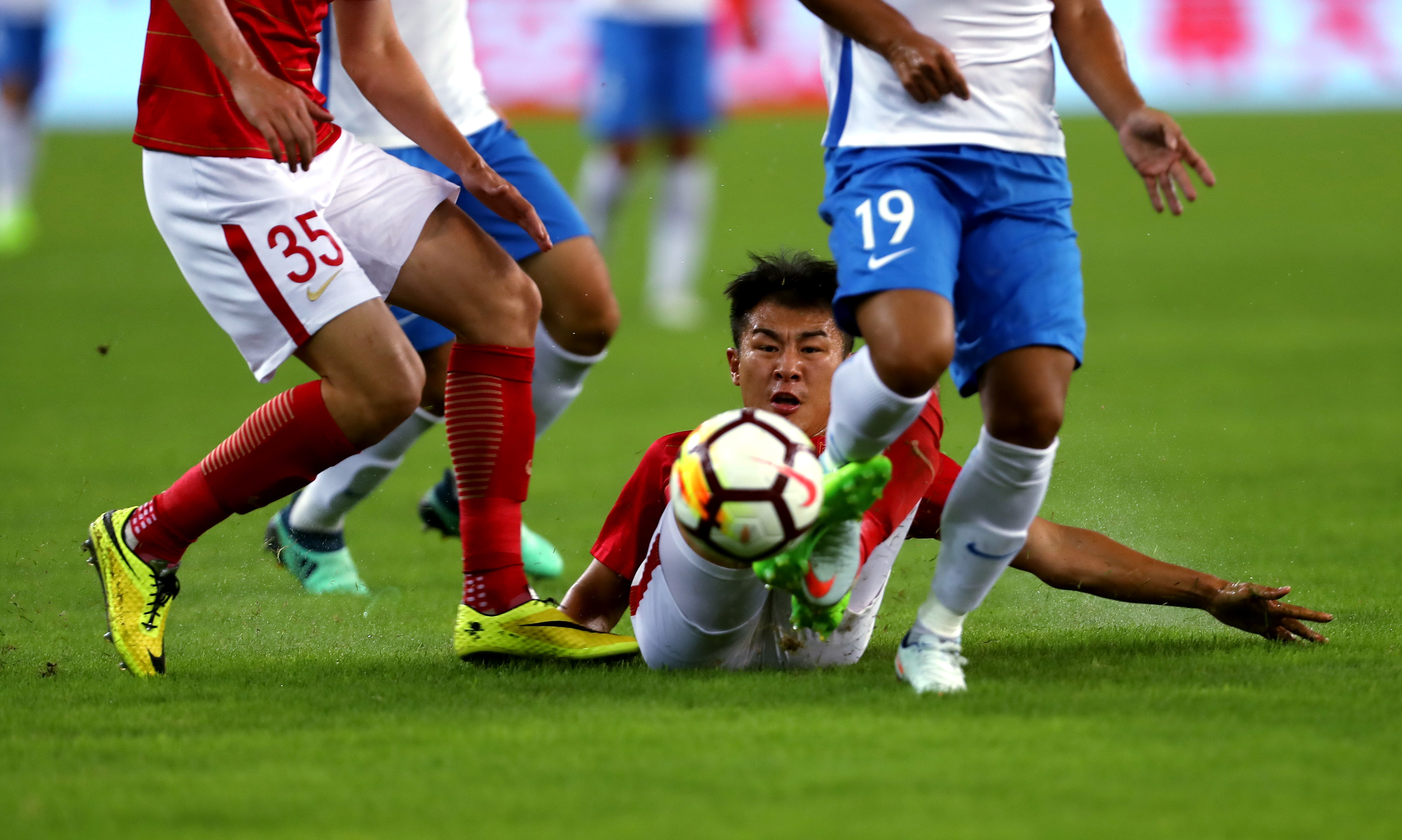 米乐体育在线观看-天津泰达主场不敌北京人和，遭遇连败