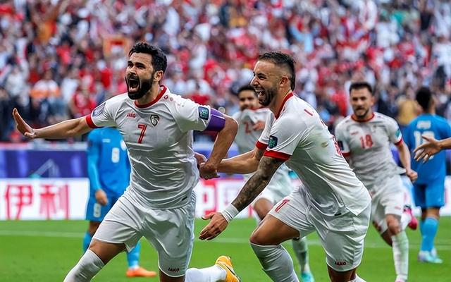 泸州米乐官网-包含强队争霸法超联赛，火爆比赛场面惊心！的词条